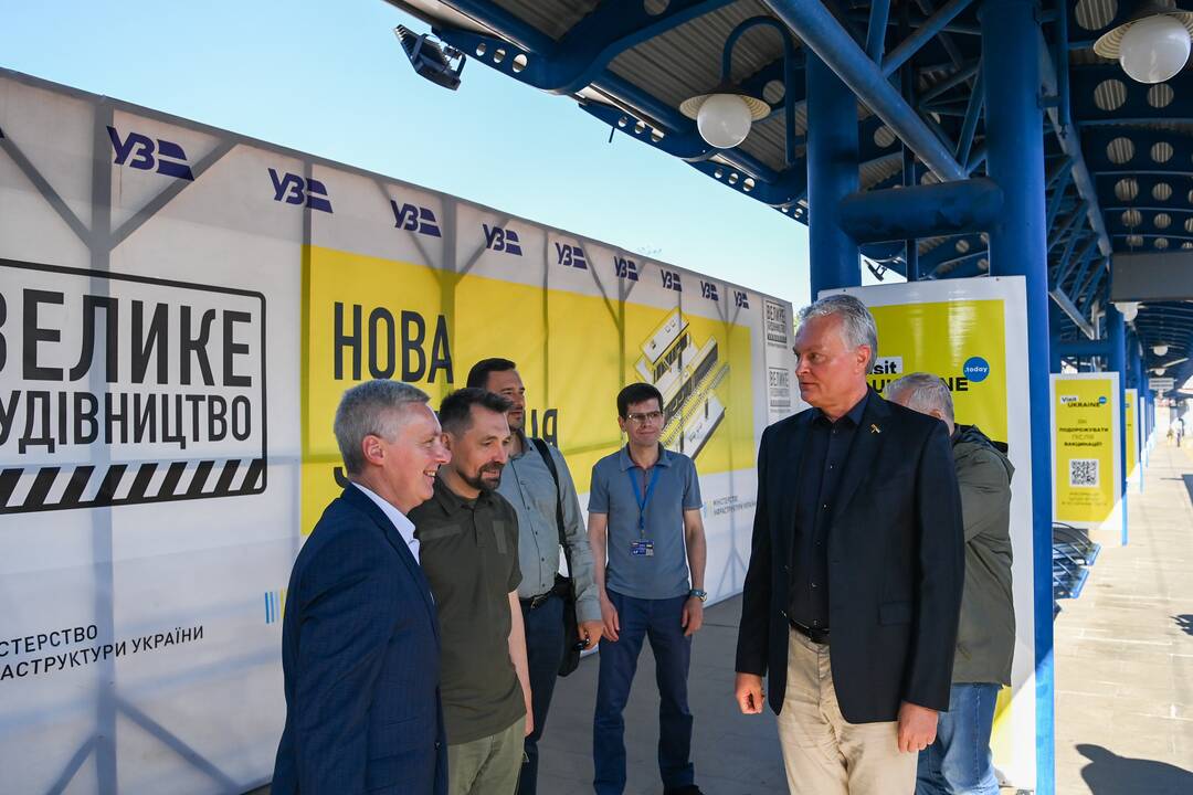 V. Zelenskiui įteiktas aukščiausias Lietuvos valstybės apdovanojimas