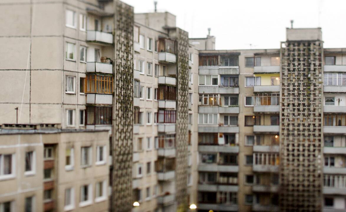 Stoja piestu prieš daugiabučių griovimą: kur žmonės gyvens, jei nuvers namus?