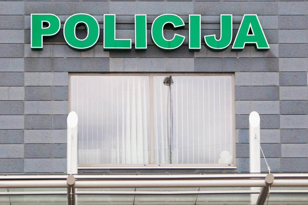 Agresijos apimtas alytiškis sužalojo du policininkus