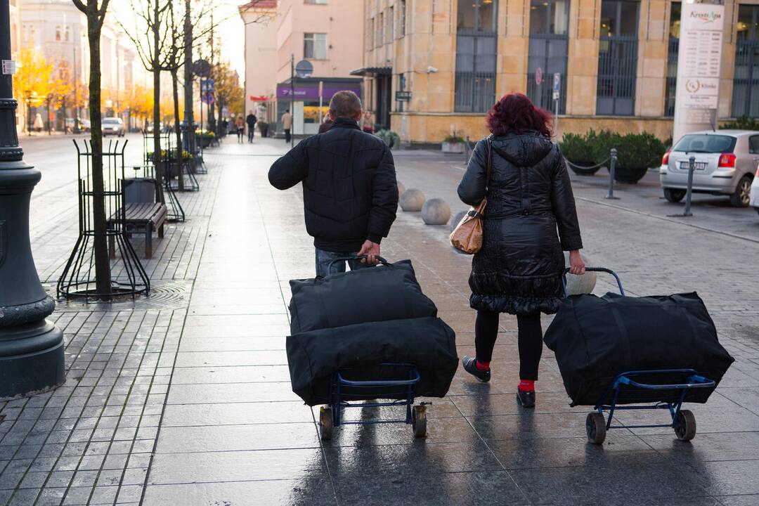 Migracijos skauduliai: šiemet Lietuvą paliko dar daugiau žmonių