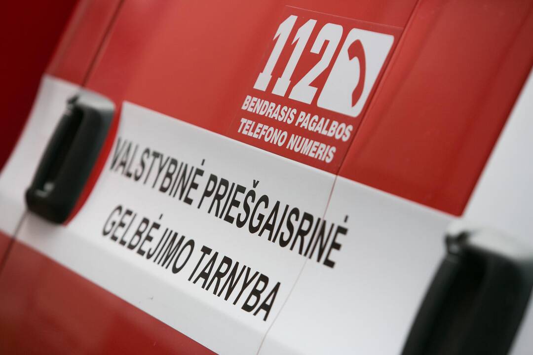 Šiauliuose dėl gaisro daugiabutyje teko evakuoti 10 žmonių