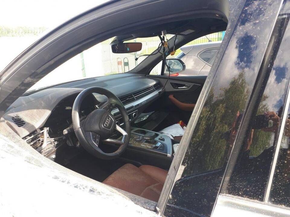 Vaizdas: kauniečiai skundžiasi, kad vis dažniau randa automobilius su išdaužytais stiklais.