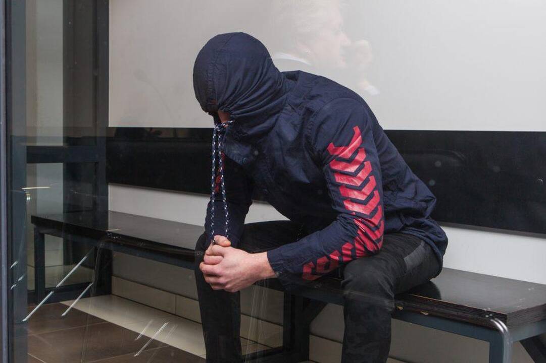Bailys: nors teisiamasis neigia tyčia sužalojęs sūnų, jis aklinai slepia veidą nuo žiniasklaidos.