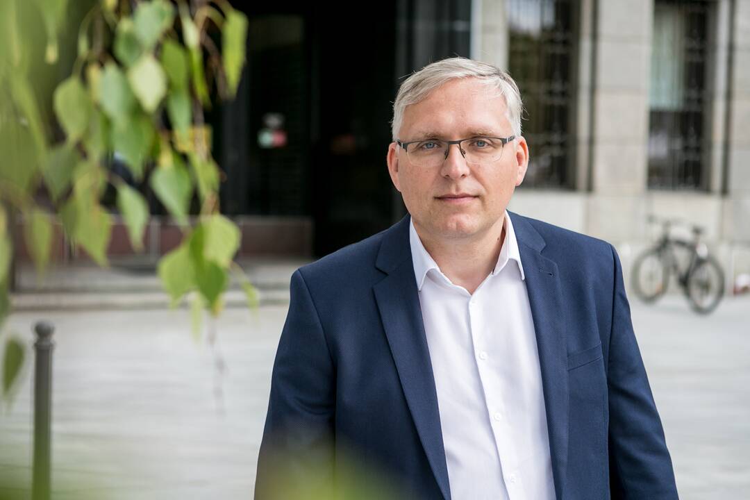 Kitaip: pasak P.Kero, Kaune COVID-19 židinių valdymas, metodika šiek tiek skiriasi nuo to, kaip yra visoje Lietuvoje – žymiai daugiau žmonių ištiriama.