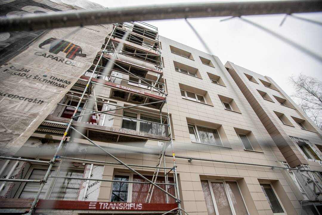 Stringa: jau pradėtiems renovuoti daugiabučiams trūksta pinigų.