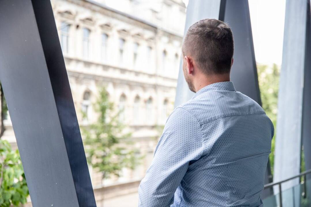﻿Pozicija: tėvas įsitikinęs, kad nelaimingą atsitikimą vadinti nusikalstama veika yra neadekvatu.