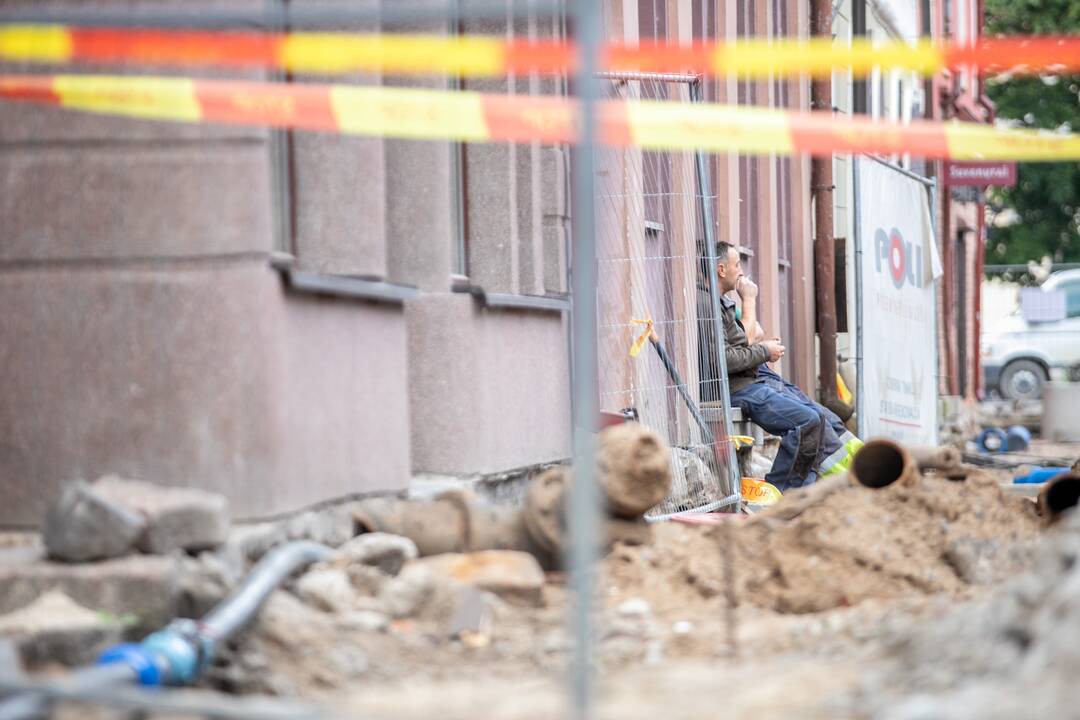 Pavyzdys: taip atrodys nupjauti ir naujai deginti akmenys, kuriais patogu judėti ir vežimėliais.