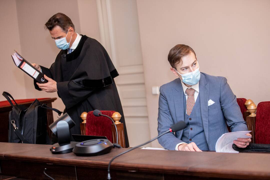 Nesutapimai: po M.Tarvydytės pranešimo buvo pradėtas ikiteisminis tyrimas, tačiau teisme ji bandė išsiginti, kad kreipėsi į STT.