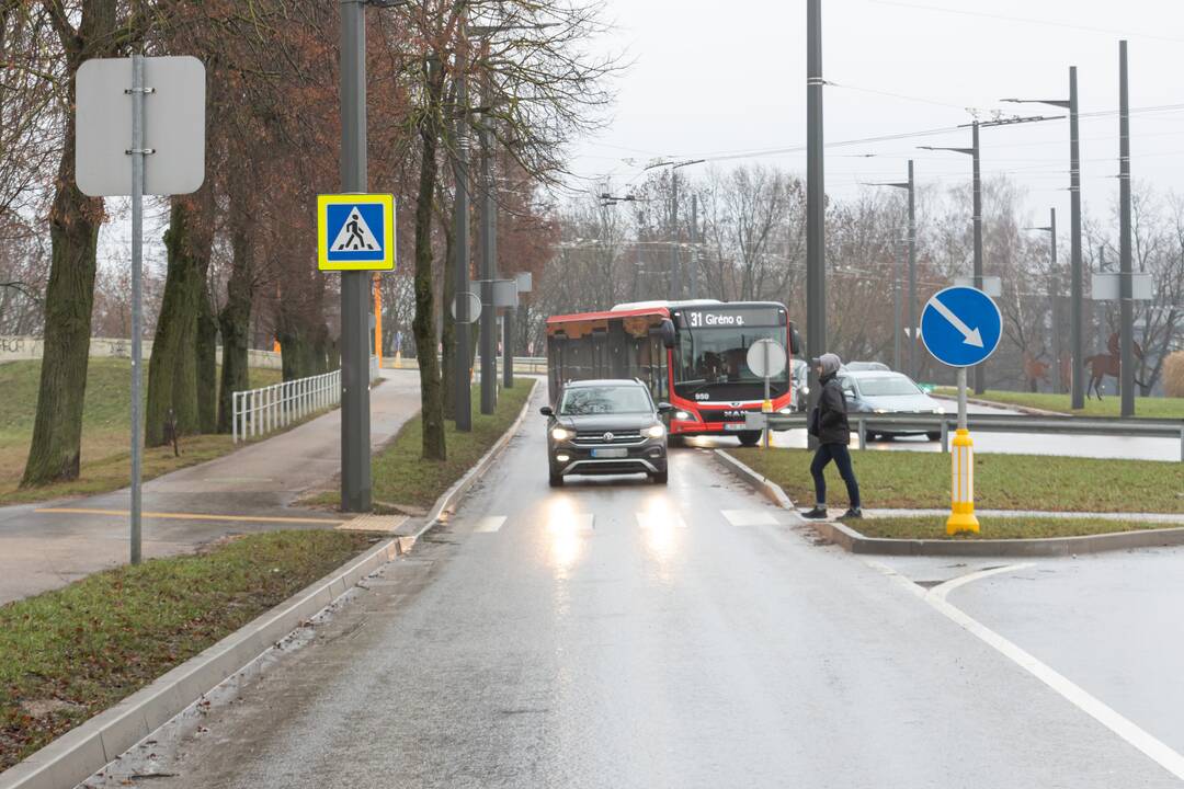 Eismas: tikimasi, kad apkomestinus įvažiavimą į Senamiestį, sumažės automobilių tranzitas ir oro tarša.