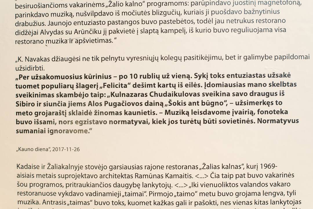 Legenda: ištraukti iš stalčių, paimti nuo lentynų, K. Navako daiktai šiandien kalba apie didį kūrėją.