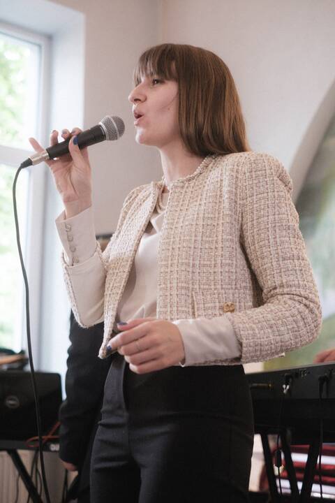 Iš kairės S. Smetonaitė- Petrauskienė, viduryje L. Navickienė, dešinėje G. Žakas