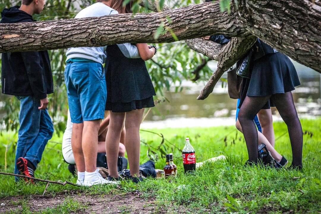 Klausimas: kodėl iškart puolame save tituluoti didžiausiais pasaulio alkoholikais?