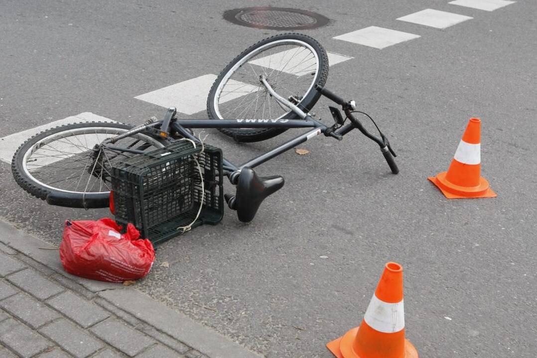 Gargžduose per avariją sužalota senjorė ligoninėje mirė