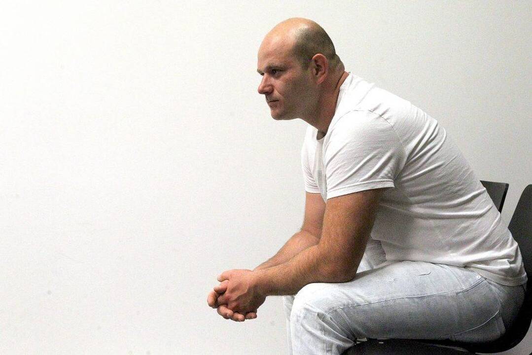 Pozicija: A.Zaičenka tikina, kad jo ir šešiolika metų jaunesnės draugės, kuri bylon sugulusių įvykių metu dar buvo nepilnametė, santykiuose nebuvo nieko nusikalstamo.