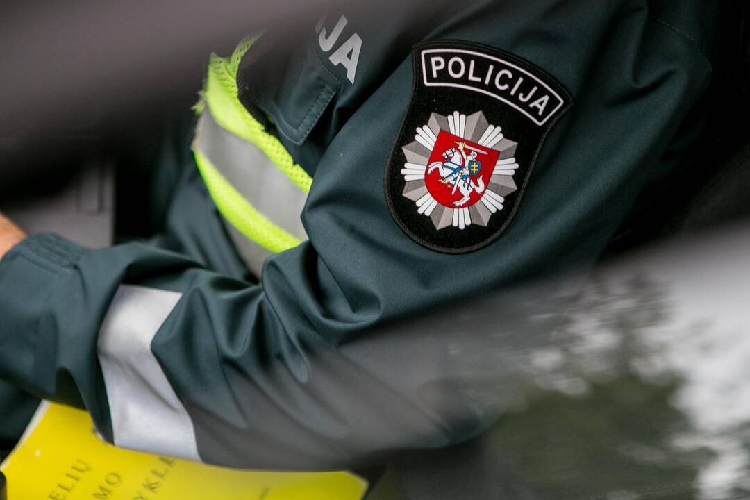 Įstatymai: nepilnamečių veiksmai traktuojami kaip plėšimas, bet bausti už šį nusikaltimą galima tik nuo keturiolikos metų amžiaus.