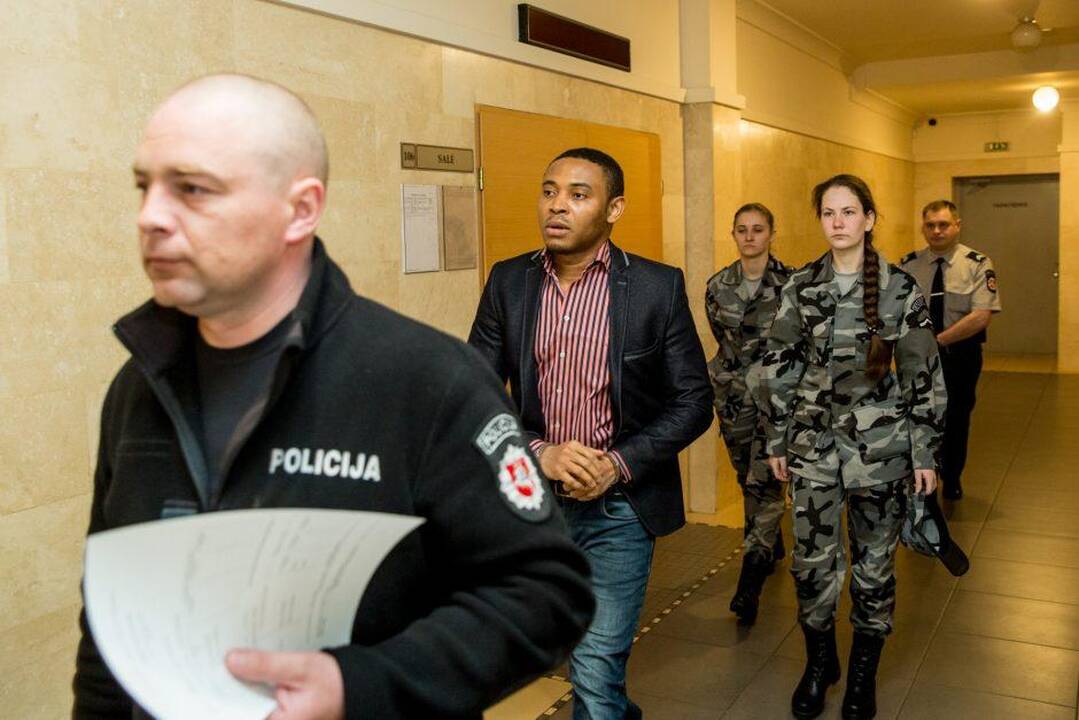 V. Karčinskaitė ir O. E. Ayotunde 