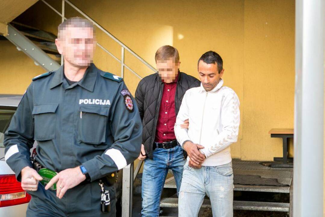 Atkeršijo: D.Jakubauskas prisipažino nužudęs jį apvogusį mikrorajono kaimyną, palikdamas šio kišenėje ir gyvybę kainavusį mobilųjį telefoną.