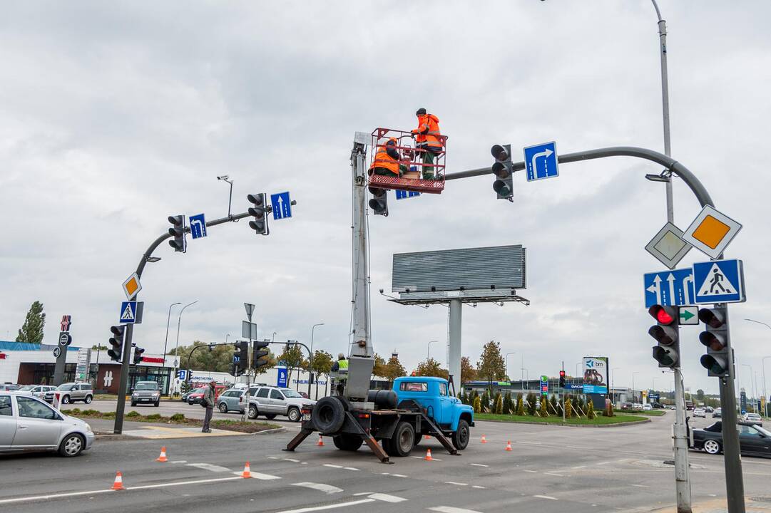 Matomi: nauji LED šviesoforai ryškiai šviečia, todėl vairuotojai juos mato iš tolo.