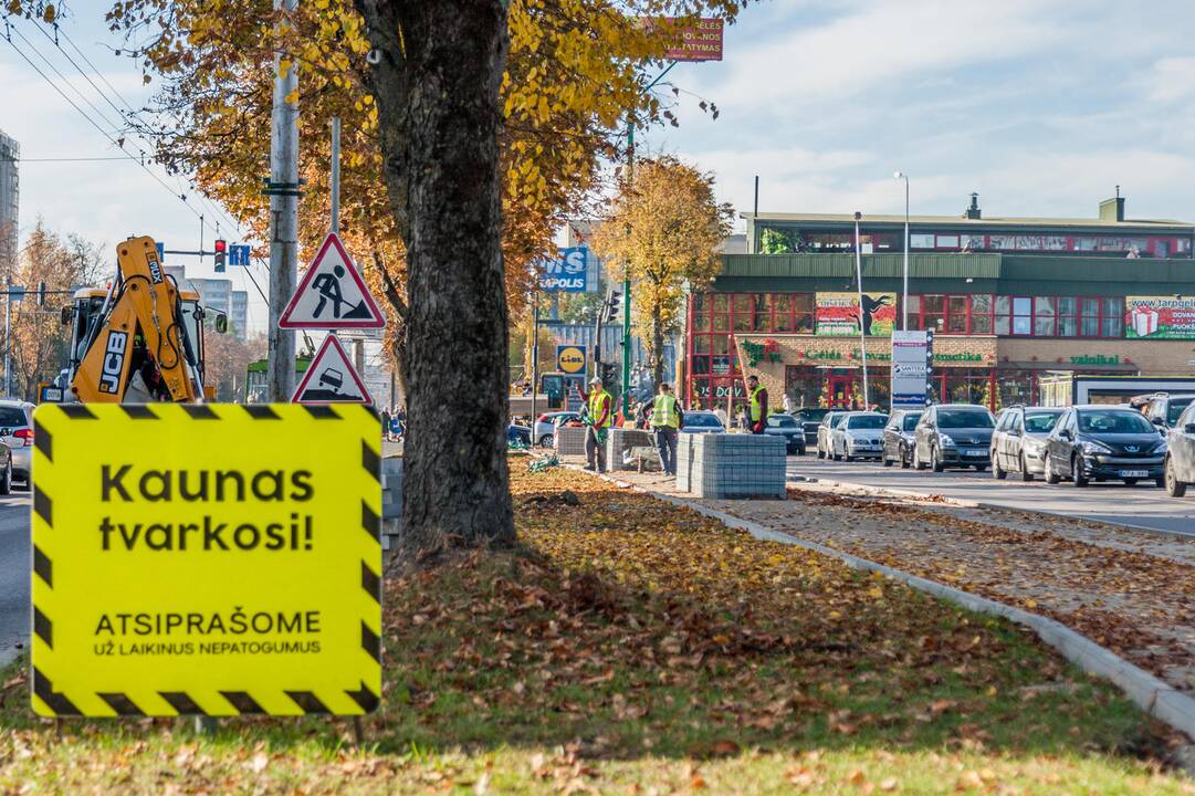 Darbai: Savanorių prospekte šiemet bus užbaigtas dviračių takas, o kitais metais toliau bus tvarkoma važiuojamoji kelio dalis.