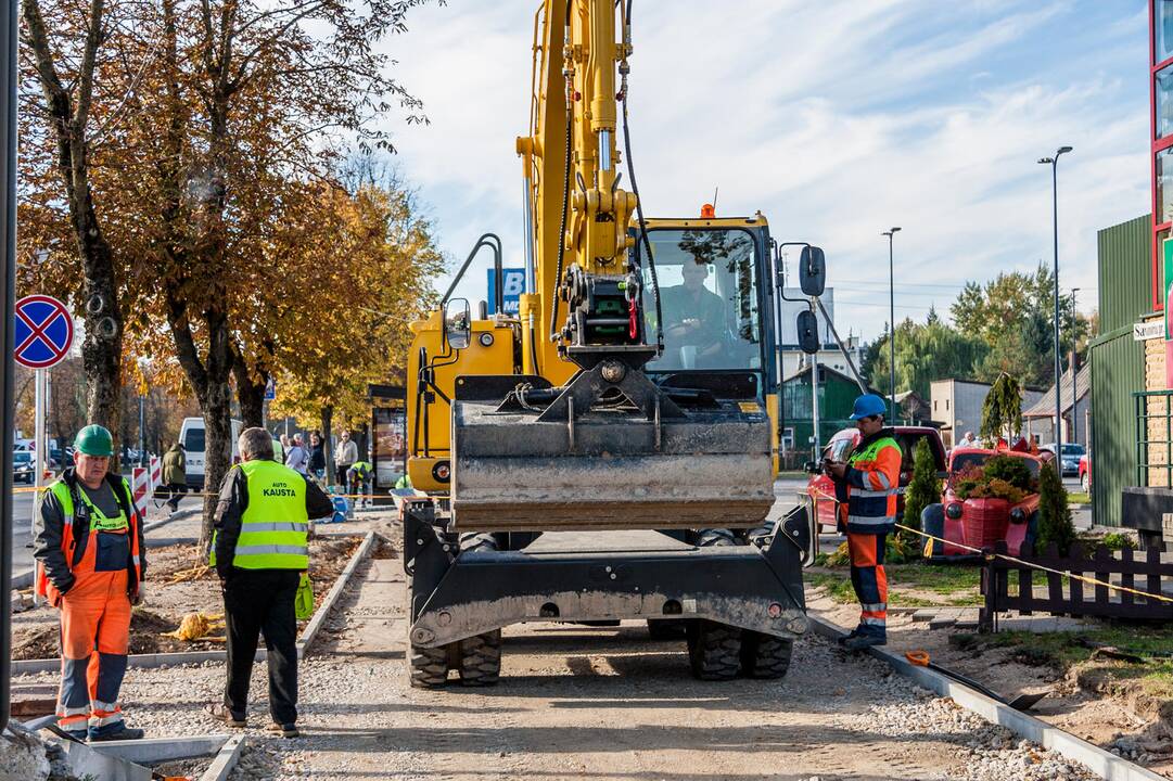 Darbai: Savanorių prospekte šiemet bus užbaigtas dviračių takas, o kitais metais toliau bus tvarkoma važiuojamoji kelio dalis.