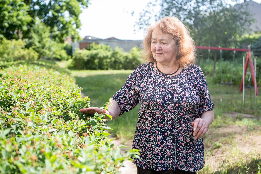 Vertina: T.Aksenenko kiekvieną dieną džiaugiasi sugrąžintu regėjimu, mėgaujasi galėdama ne tik užuosti, bet ir aiškiai matyti žydinčių gėlių spalvas.