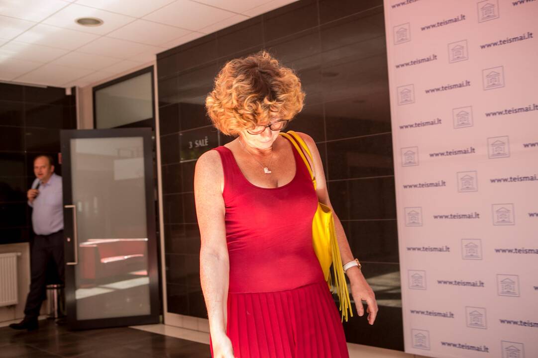 Padėtis: degalų karaliene kartais vadinama R.Kondrotienė teisme vengė viešumo.