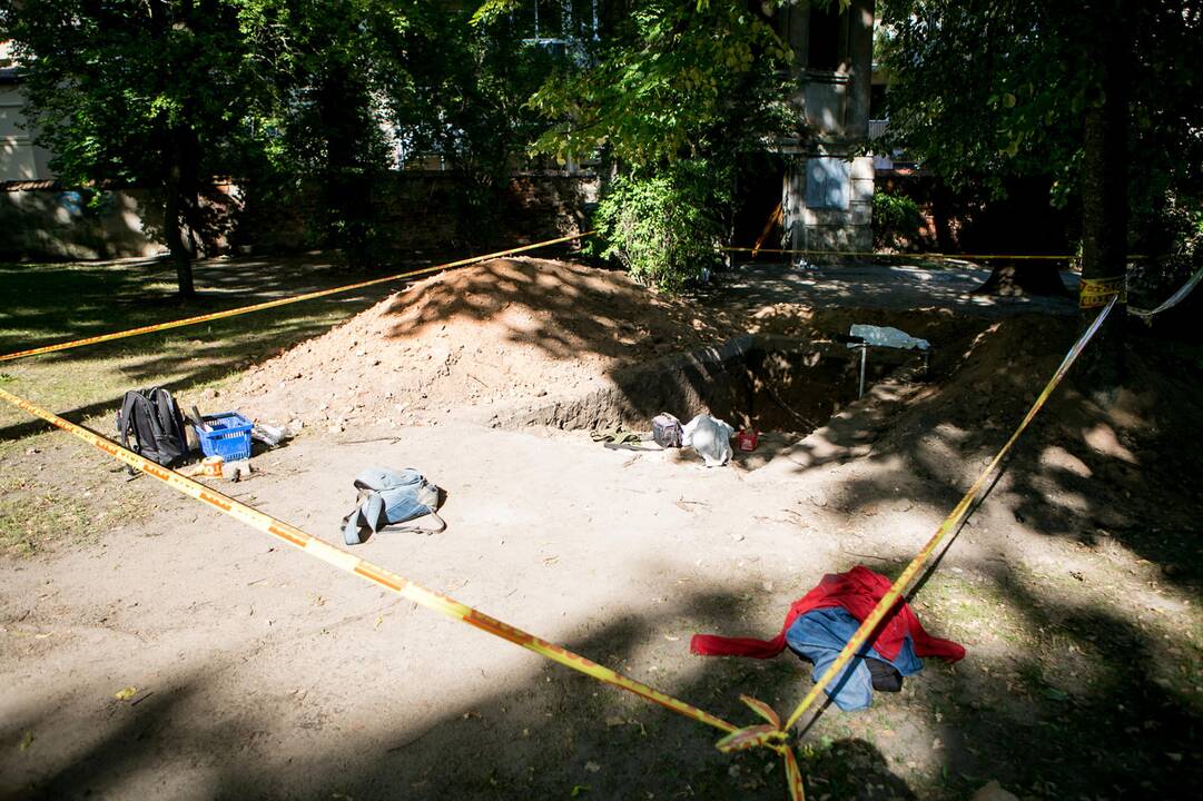 Archeologiniai kasinėjimai Muzikinio teatro sodelyje 