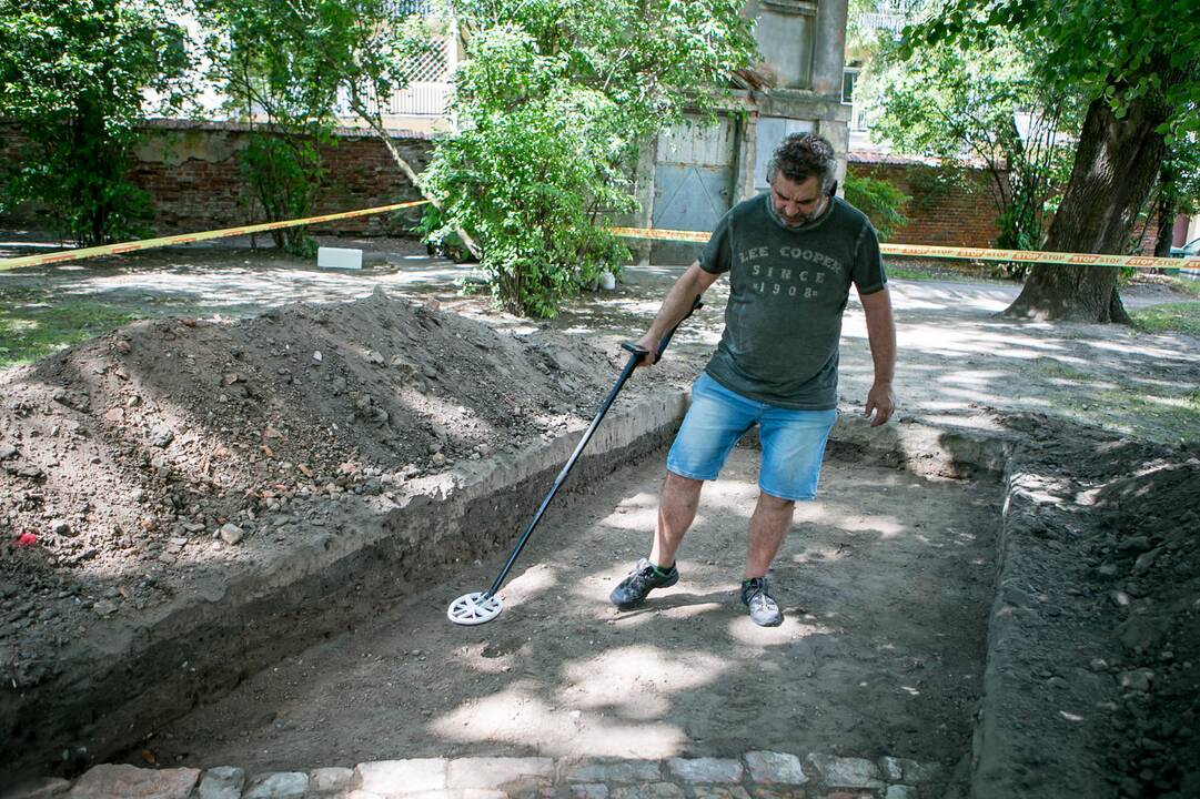 Archeologiniai kasinėjimai Muzikinio teatro sodelyje 