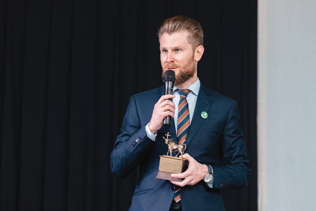 Proga: šimtmečio maratoną Rokų gimnazija perleis S.Dariaus ir S.Girėno gimnazijos bendruomenei.