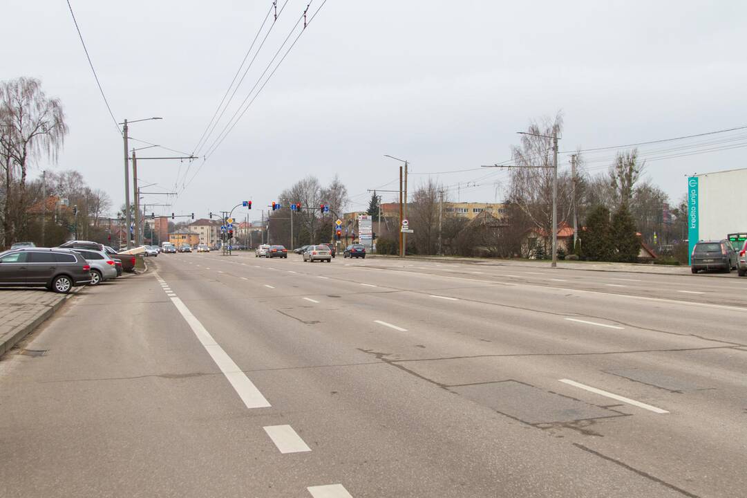 Sutvarkys: Vilniaus gatvėje pakeitus požemines komunikacijas, bus iš naujo paklotas tašytų akmenų grindinys.