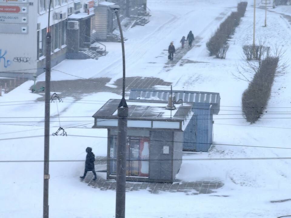 Kauną nuklojo sniegas