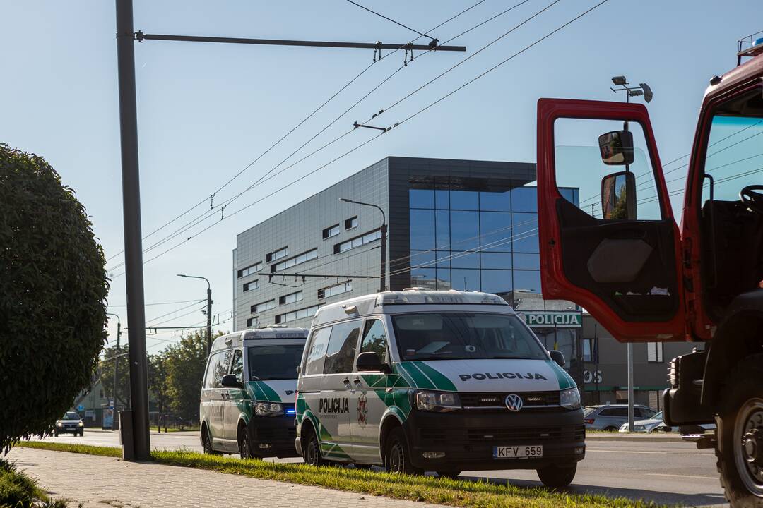 Gaisras Vilijampolėje: degė pastatai ir automobilis