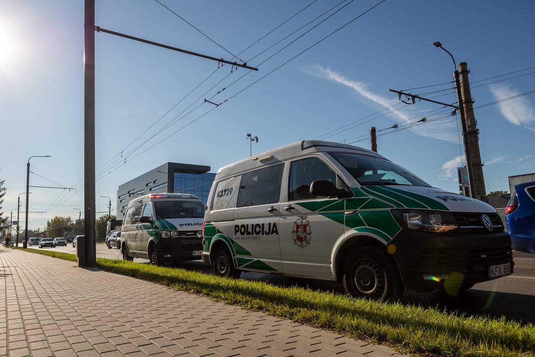 Gaisras Vilijampolėje: degė pastatai ir automobilis