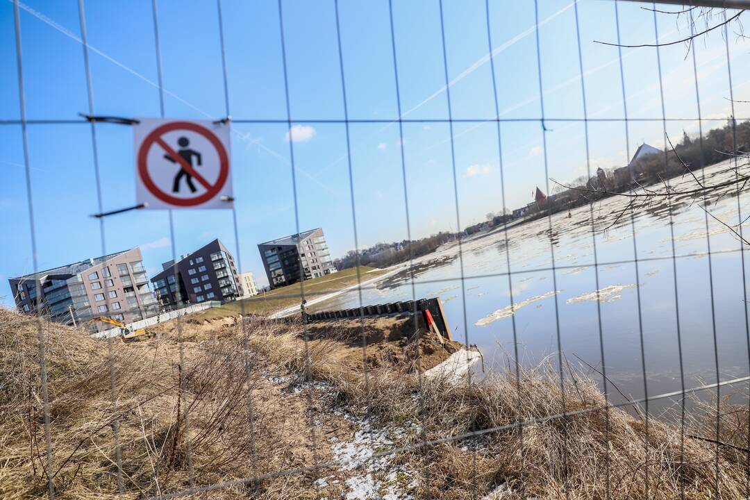 Į Nerį Vilijampolėje bėgo teršalai