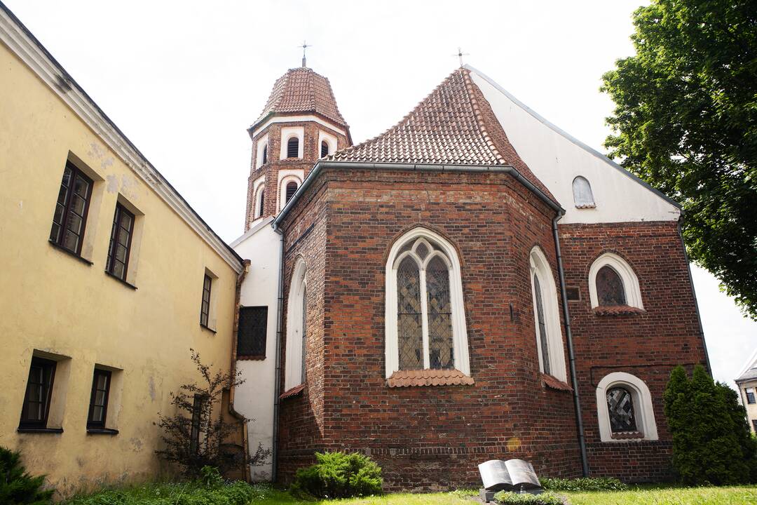 Simbolinė: šalia benediktinių vienuolyno gyvenantis K.Ignatavičius įsitikinęs, kad Šv.Mikalojaus bažnyčios atstatymas suponavo Kaunui visą puokštę gerų dalykų.
