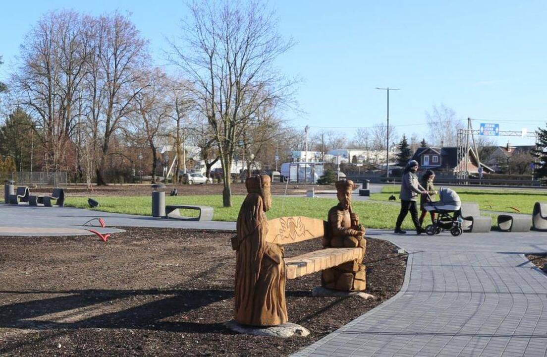 Darbai: parke dar reikia įrengti apšvietimą ir, atšilus orams, apželdinti erdves.