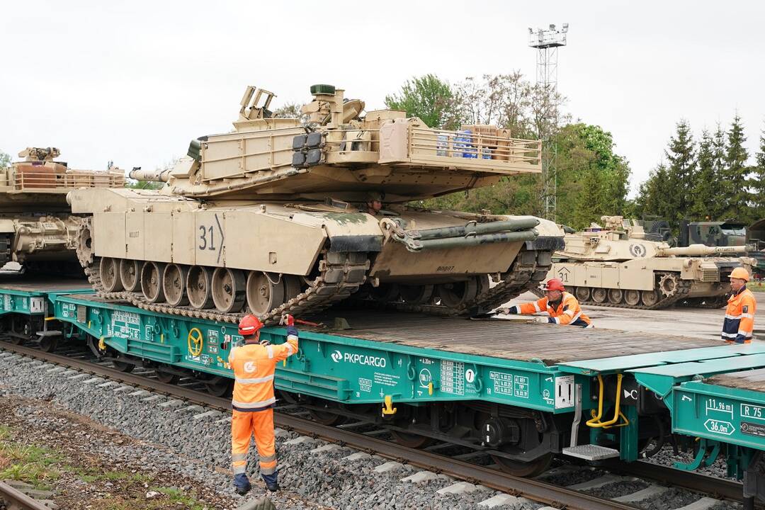 Į Kauną atvyko JAV rotacinių pajėgų batalionas su kovine technika