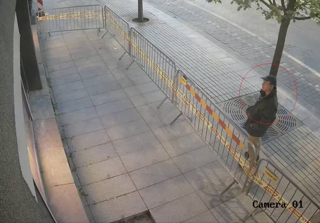 Laisvės partija ieško, kas išdaužė jų būstinės langą
