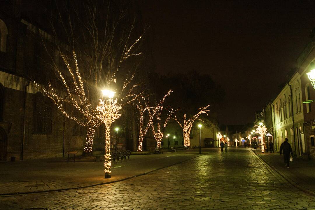 Kaunas pradeda puoštis artėjančioms šventėms