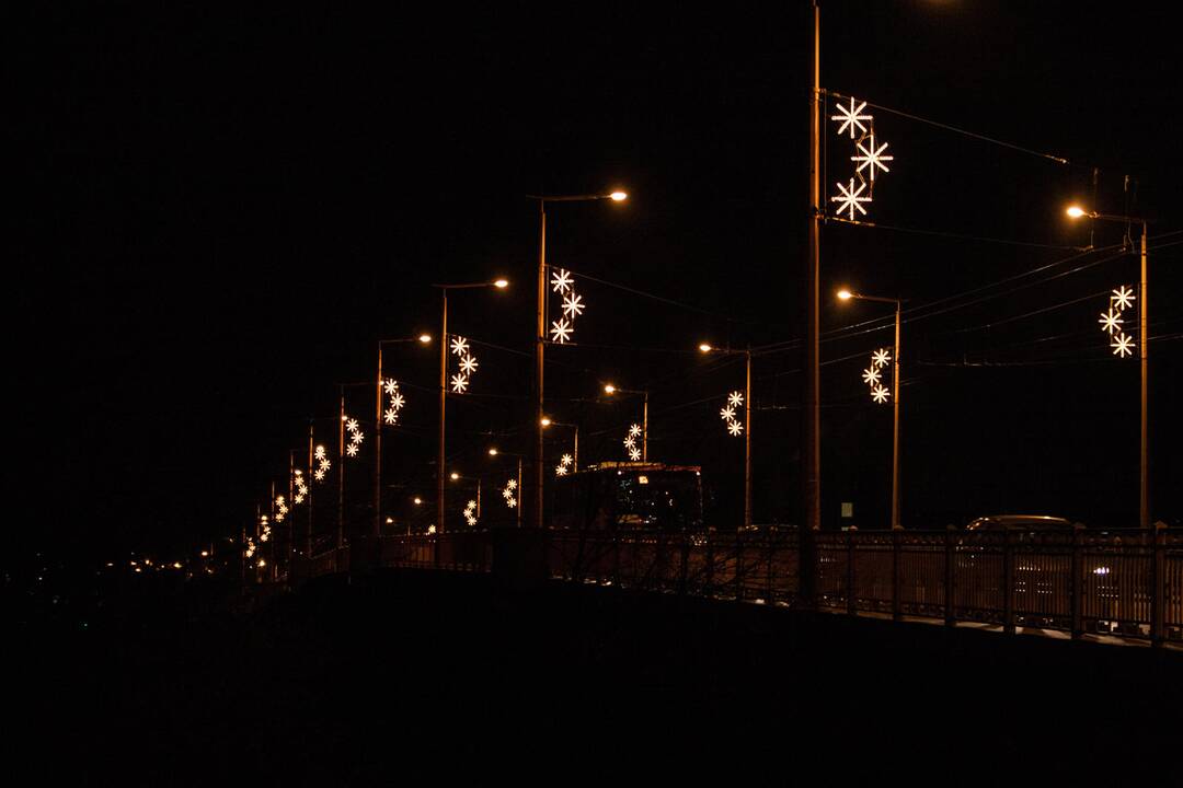 Kaunas pradeda puoštis artėjančioms šventėms