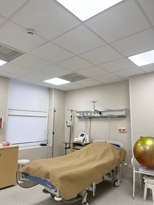 Sparta: jei nėra laidų ir kitų trikdžių, plokštės lubose sumontuojamos labai greitai.