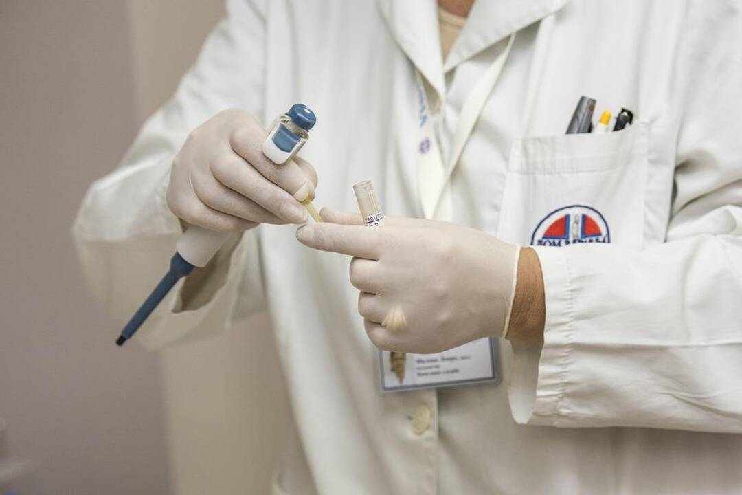 Ispanų profesoriai pardavinėjo netikrus vaistus nuo vėžio