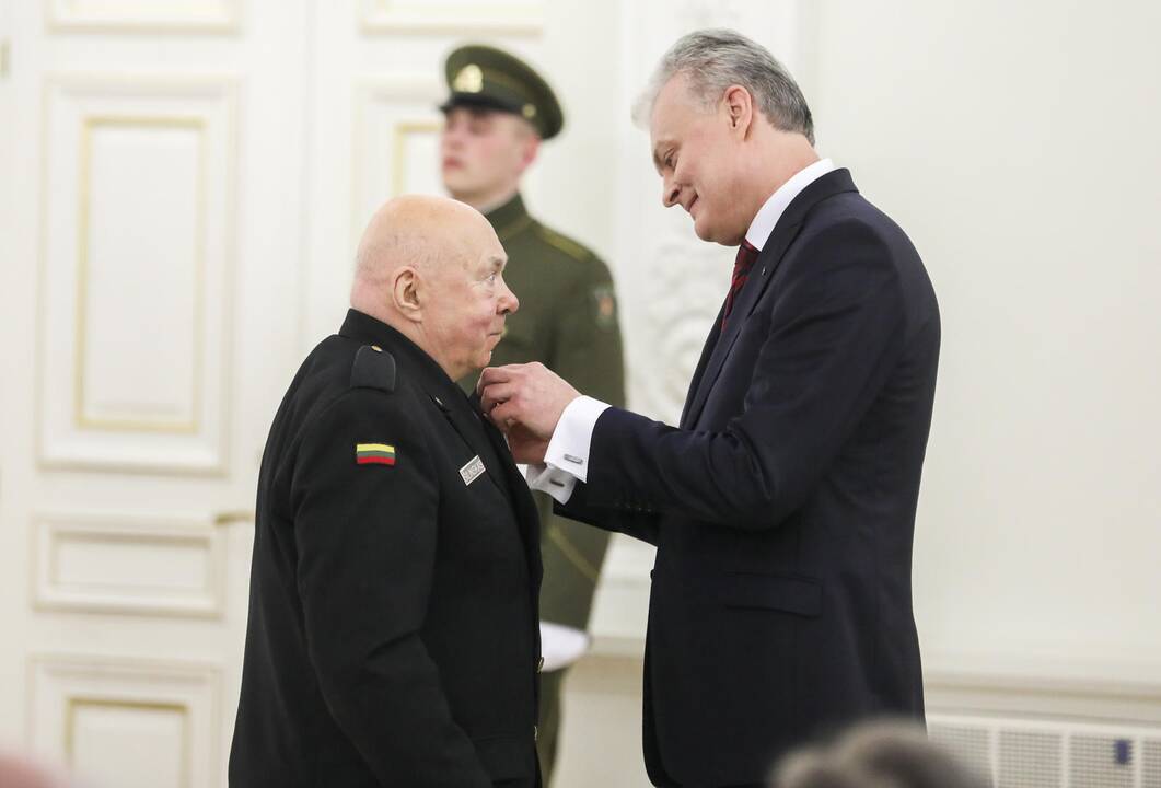 Valstybės apdovanojimai – labiausiai jai atsidavusiems žmonėms