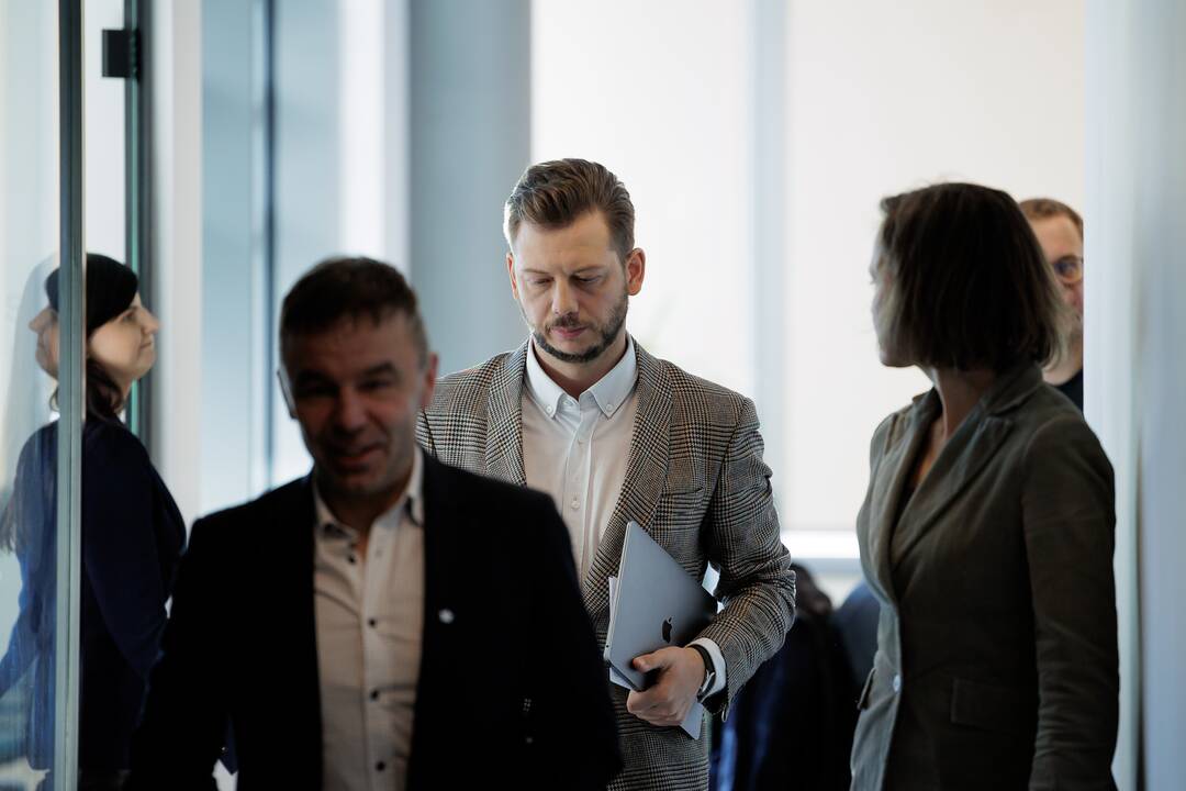 Spaudos konferencija dėl skandalo dailiojo čiuožimo čempionate