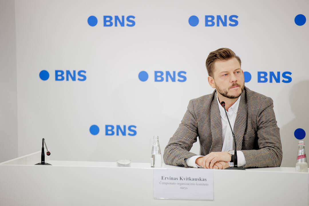 Spaudos konferencija dėl skandalo dailiojo čiuožimo čempionate