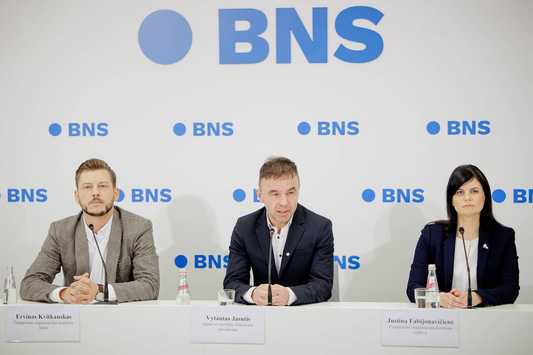 Spaudos konferencija dėl skandalo dailiojo čiuožimo čempionate