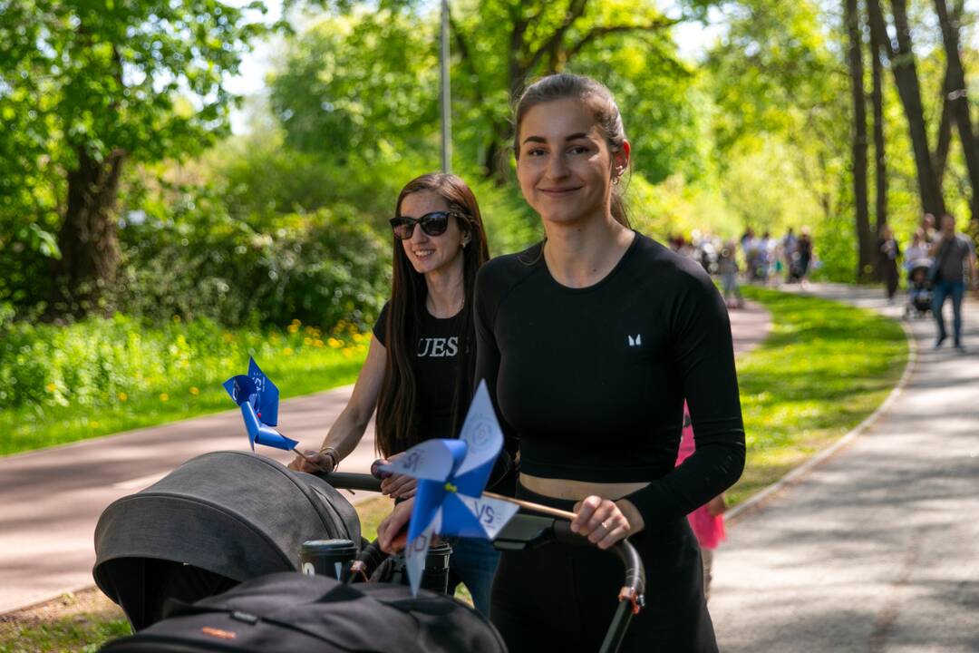 Eisena Pasaulinės mamų psichikos sveikatos proga