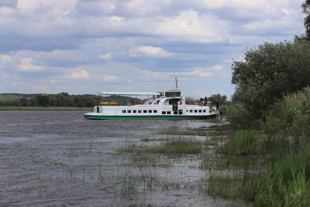Pakaunėje degė laivas „Žalgiris“