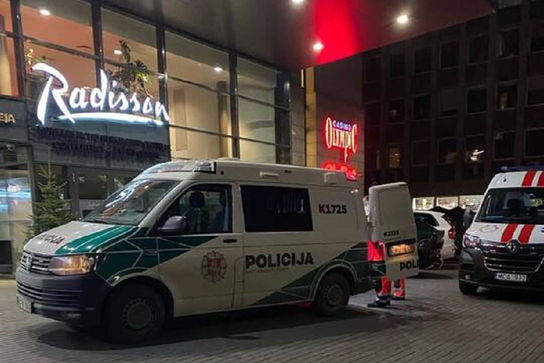 Pro viešbučio langą iškrito vyras: aiškėja naujos detalės