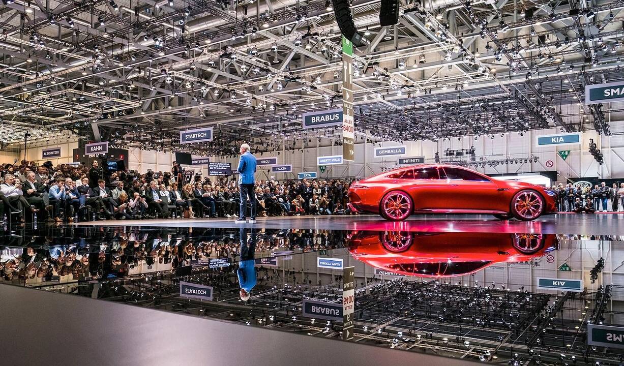 Gausa: maždaug 100 naujų automobilių gamintojų modelių bus pristatyta parodoje Šveicarijoje.